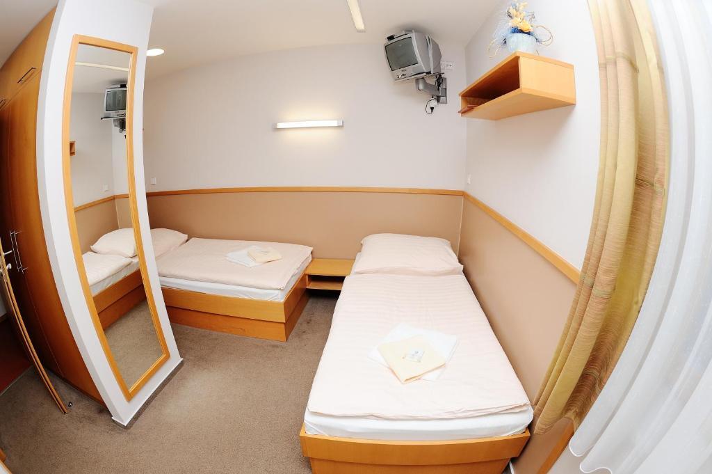 Pension Hogo Брно Номер фото