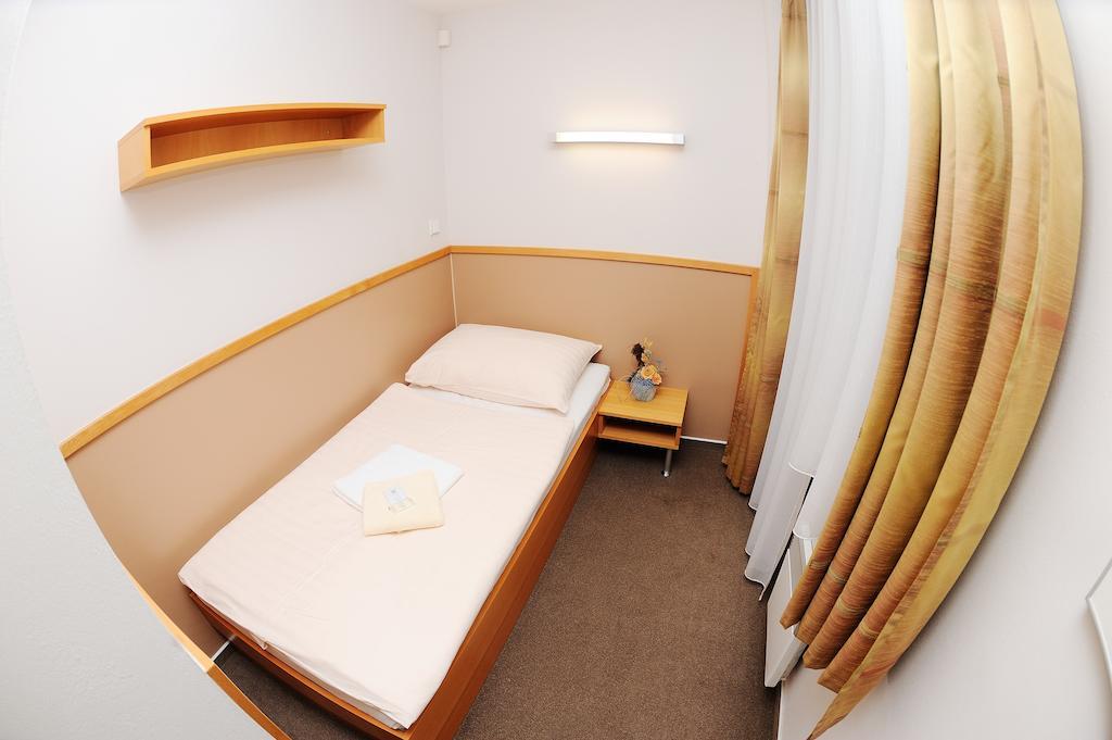 Pension Hogo Брно Номер фото